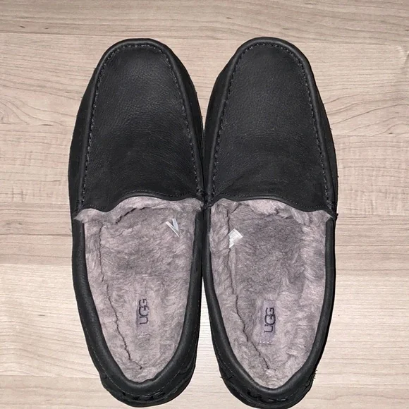 Ugg Ascot Matte Black Leather Loafer UGG ASCOT MATTE LEATHER SHEEPSKIN BLACK SLIPPERS MOCCASINS  main image 4